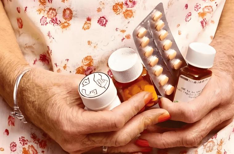 很多帕金森病患者吃了很多年的西藥,方法竟然是錯(cuò)的?